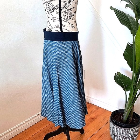 Metrowear Blue Striped Women's Midi Skirt. Size XL. Great Condition. - Picture 3 of 5